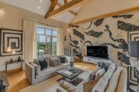 Hilltop View with Hot Tub - B&B