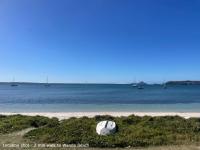 Sea La Vie Two 400m to waters edge - B&B