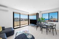 Dream View Steps from the Beach - Bed and Breakfast