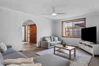 Shoreline Retreat 900m to the beach - B&B Fingal Bay