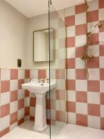 Deluxe Two-Bedroom Apartment with Garden View