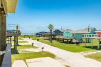 7 Palms of Surfside - Fenced Yard! Pup-Friendly Perks! - B&B Surfside Beach