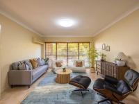 Bauhaus Design 5 Bedrooms Home at Carindale - B&B