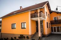 Apartment mit Balkon