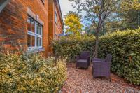 1 bedroom Flat in Egham sleeps 4 with parking - Ferienwohnung
