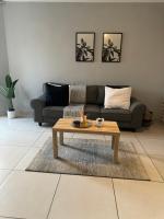 Wild Olive HostingEA - B&B Windhoek