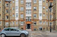 Oxford Circus - 20min tube ,1GB fibre wifi, 2min to tube & Heathrow, FREE Snacks & Toiletries, 2 new Smart TVs & Sofabed - B&B
