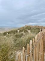 EMMA - Appart familial en RDC avec Garage à 2 min à pieds de la plage de Berck - Chambres d'hôtes Berck