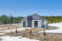 Romantic Mountain Retreat with Scenic Views! - B&B