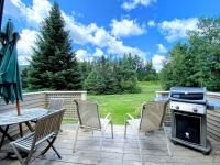 F3 Well appointed Townhome a short walk to the Mount Washington Hotel 1 minute to ski area - Chambres d'hôtes Bretton Woods