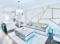 Gorgeous Upscale 4 Level Modern 4BR Home with Parking - B&B