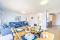 The Helm 8 hear the waves from Shoal Bay Beach - Ferienwohnung Shallow Bay