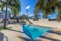 Iconic Burleigh Beachfront, 2 Bedroom Apartment - Bed and Breakfast Gold Coast