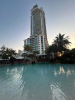 Crown Towers 2 bedroom Ocean View Apartment Surfers Paradise - B&B
