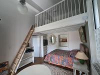 Studio avec mezzanine