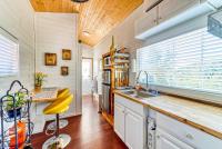 Angel's Landing Tiny East Zion & Bryce Canyon - B&B Glendale