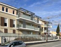 Appartement 2 chambres en rez de jardin avec piscine - B&B Cogolin