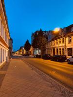 City-Apartment mit Parkplatz & Fahrradraum! Nur 300m zum Stadthafen - Chambres d'hôtes Schwerin