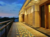 Chambre Lit King-Size avec Balcon