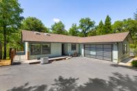 Peaceful Creekside Buddha Retreat - B&B Groveland