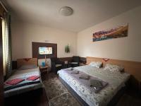 Chambre Triple avec Salle de Bains Privative