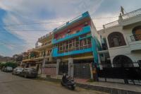 RK appartment 3 bedroom with kitchen and balcony - Chambres d’hôtes Vârânasî