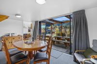 *** LAKE VILLA 465 *** - B&B