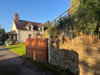 The InstaCottage, Brecon Beacons, River Wye - B&B Hereford
