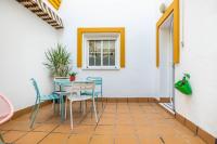 Piso con patio privado y parking Nervión Sevilla - Ferienwohnung