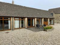 Stable Cottage, Old Mill Farm, Cotswold Water Park - Chambres d’hôtes