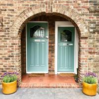 Flat1Hove- renovated, 2BR, patio, beach, free onsite parking - Chambres d’hôtes Hove