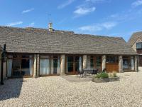 Stable Cottage, Old Mill Farm, Cotswold Water Park - B&B Cirencester