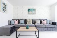 Spacious 4-Bed Manchester Home - B&B