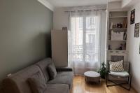 Beautiful T2 with balcony - near Parc Clichy - Ferienwohnung