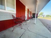Big Red Inn - B&B