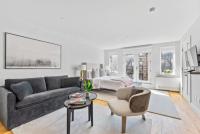 Luxe Studio with Charming Juliet Balcony - Bed and Breakfast New York