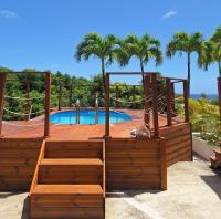 La Canopée - Appartement F2 avec piscine - vue mer - B&B Le Robert