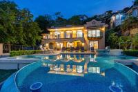 Five-Bedroom Holiday Home