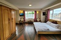 One-Bedroom Apartment with Terrace