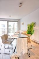 5-Guest Retreat Steps from Ostend Beach - B&B