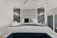 Luxury 171-7 Condos with Magnificent Lakeviews - B&B Leamington