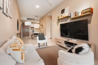 Cozy Apartment with KLCC View & 1 Min to LRT Station - B&B