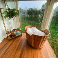 Casa Di Legno Cabana incrível com vista para as montanhas - Chambres d’hôtes