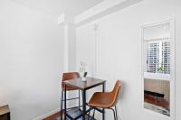 Centrally located walk to Hilton Lagoon - B&B