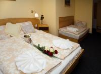 Camera Matrimoniale Superior con Letto Supplementare