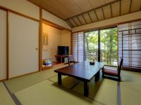 Habitación de estilo japonés con aseo privado