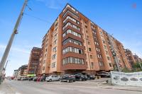 Sunny Yellow Apartment - Penthouse, Aer Conditionat, Free Parking, Self Check-in - Chambres d’hôtes Roșu