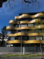 Reside in the Golden Wave - Ferienwohnung