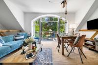 Apartment mit Balkon