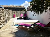 Maison des sables piscine chauffée 2 chambres 100m des plages - B&B Angoulins